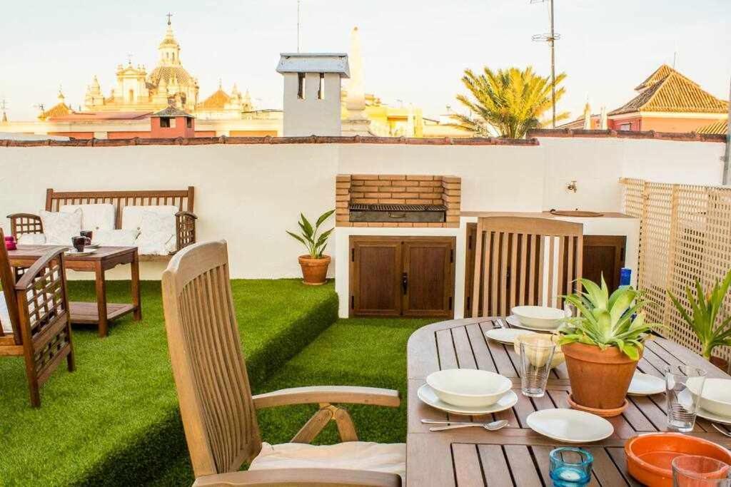 Atico Con Piscina Junto Catedral De Sevilla מראה חיצוני תמונה