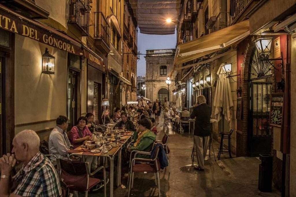 Atico Con Piscina Junto Catedral De Sevilla מראה חיצוני תמונה