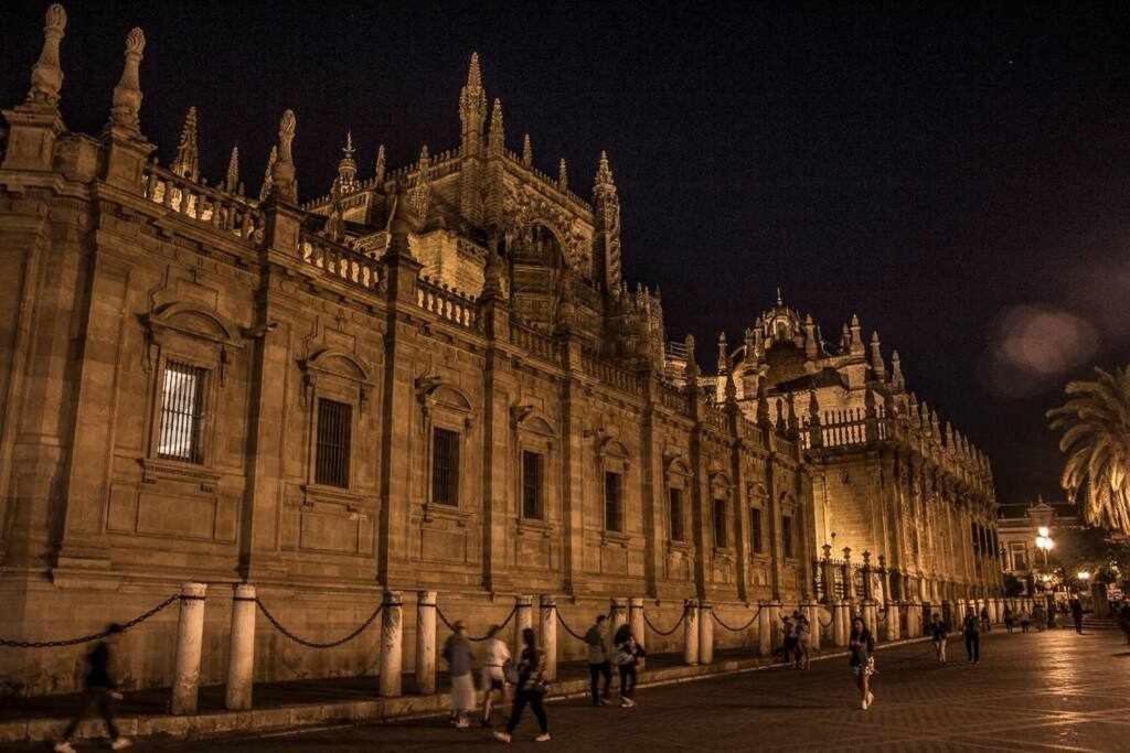 Atico Con Piscina Junto Catedral De Sevilla מראה חיצוני תמונה