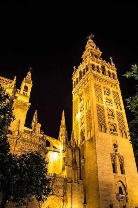 Atico Con Piscina Junto Catedral De Sevilla מראה חיצוני תמונה